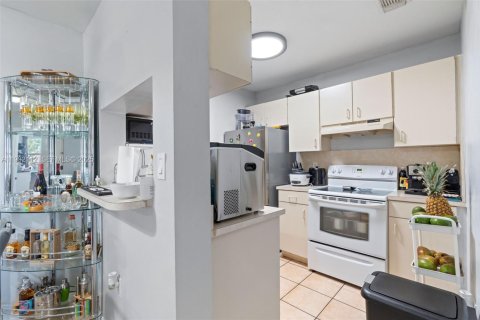 Снять в аренду кондоминиум в Майами, Флорида 2 спальни, 75.25м2, № 1990594 - фото 10