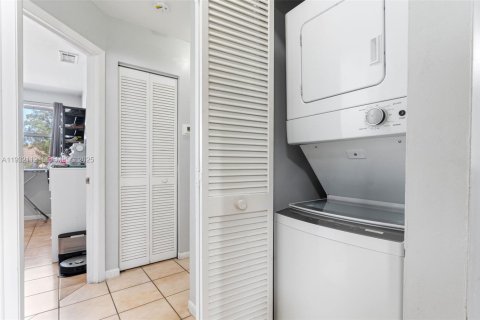 Снять в аренду кондоминиум в Майами, Флорида 2 спальни, 75.25м2, № 1990594 - фото 22