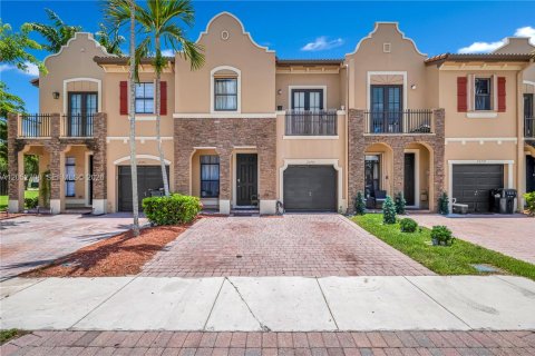 Townhouse in Homestead, Florida 4 bedrooms, 168.25 sq.m. № 2262845