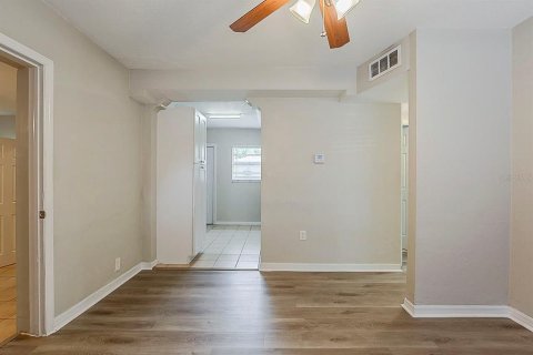 Villa ou maison à vendre à Tampa, Floride: 3 chambres, 78.6 m2 № 2148267 - photo 7