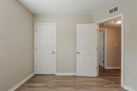 Villa ou maison à vendre à Tampa, Floride: 3 chambres, 78.6 m2 № 2148267 - photo 14