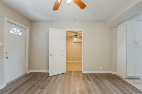 Villa ou maison à vendre à Tampa, Floride: 3 chambres, 78.6 m2 № 2148267 - photo 6