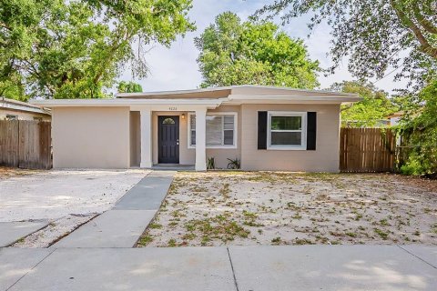 Villa ou maison à vendre à Tampa, Floride: 3 chambres, 78.6 m2 № 2148267 - photo 2