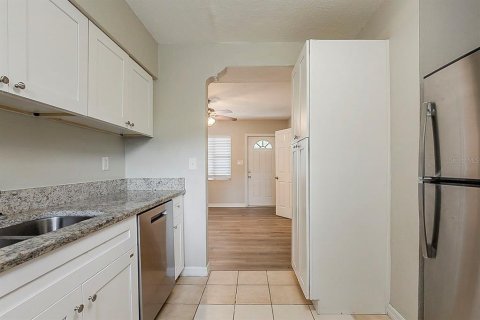 Villa ou maison à vendre à Tampa, Floride: 3 chambres, 78.6 m2 № 2148267 - photo 4
