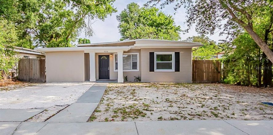 Villa ou maison à Tampa, Floride 3 chambres, 78.6 m2 № 2148267