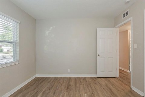 Villa ou maison à vendre à Tampa, Floride: 3 chambres, 78.6 m2 № 2148267 - photo 20
