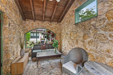 Condominio en venta en Coral Gables, Florida, 1 dormitorio № 1880047 - foto 1