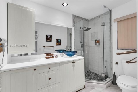 Купить коммерческую недвижимость в Халландейл-Бич, Флорида 488.67м2, № 2054260 - фото 18