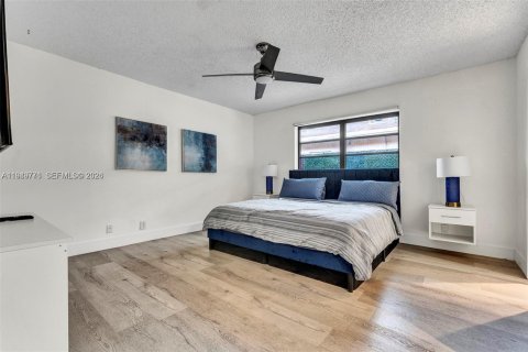 Купить коммерческую недвижимость в Халландейл-Бич, Флорида 488.67м2, № 2054260 - фото 15