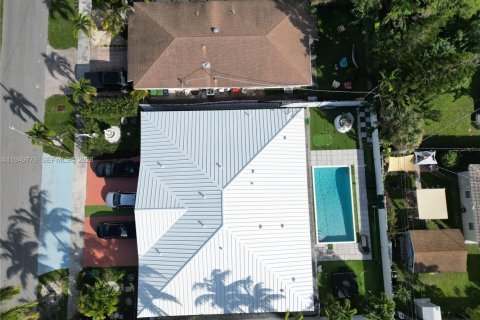 Купить коммерческую недвижимость в Халландейл-Бич, Флорида 488.67м2, № 2054260 - фото 4