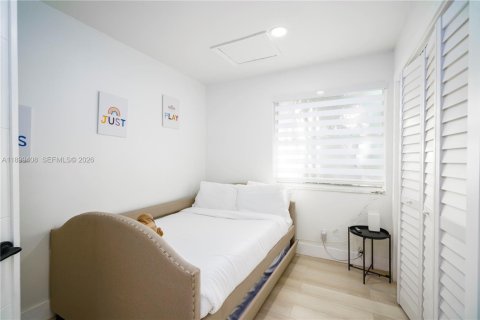 Купить виллу или дом в Холливуд, Флорида 5 спален, 183.76м2, № 2155103 - фото 11