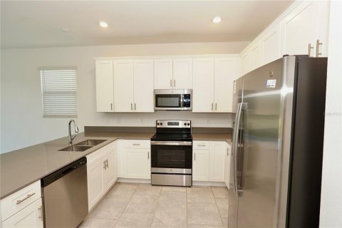 Touwnhouse à louer à Kissimmee, Floride: 3 chambres, 171.22 m2 № 2430956 - photo 3