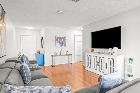 Villa ou maison à vendre à West Palm Beach, Floride: 3 chambres, 166.85 m2 № 2077678 - photo 23
