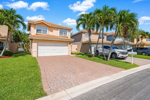 Villa ou maison à vendre à West Palm Beach, Floride: 3 chambres, 166.85 m2 № 2077678 - photo 2