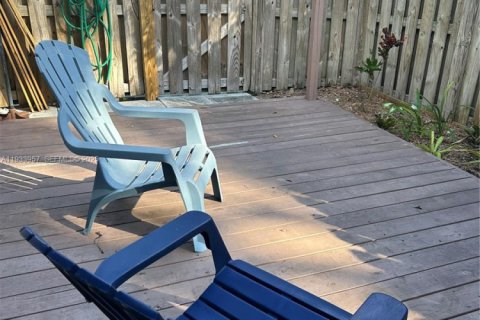 Снять в аренду виллу или дом в Форт-Лодердейл, Флорида 2 спальни, 188.22м2, № 1992635 - фото 12