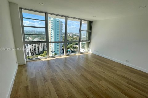 Copropriété à louer à Miami, Floride: 2 chambres, 124.86 m2 № 2021107 - photo 1