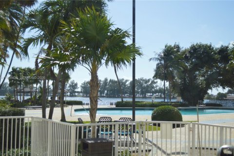 Copropriété à louer à Miami, Floride: 2 chambres, 124.86 m2 № 2021107 - photo 15