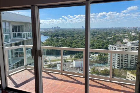 Copropriété à louer à Miami, Floride: 2 chambres, 124.86 m2 № 2021107 - photo 28