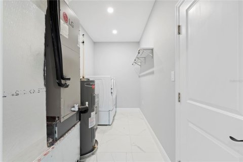 House in Clearwater, Florida 2 bedrooms, 117.8 sq.m. № 2216180 - photo 13