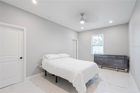 House in Clearwater, Florida 2 bedrooms, 117.8 sq.m. № 2216180 - photo 11