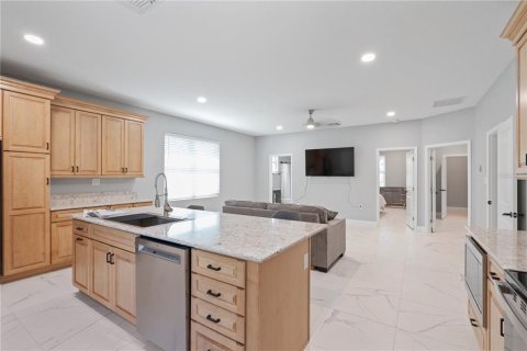 House in Clearwater, Florida 2 bedrooms, 117.8 sq.m. № 2216180 - photo 6