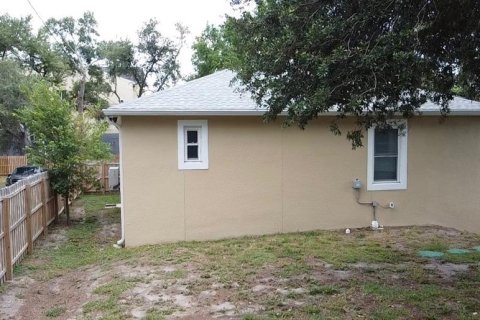 House in Clearwater, Florida 2 bedrooms, 117.8 sq.m. № 2216180 - photo 3