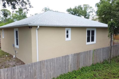 House in Clearwater, Florida 2 bedrooms, 117.8 sq.m. № 2216180 - photo 4