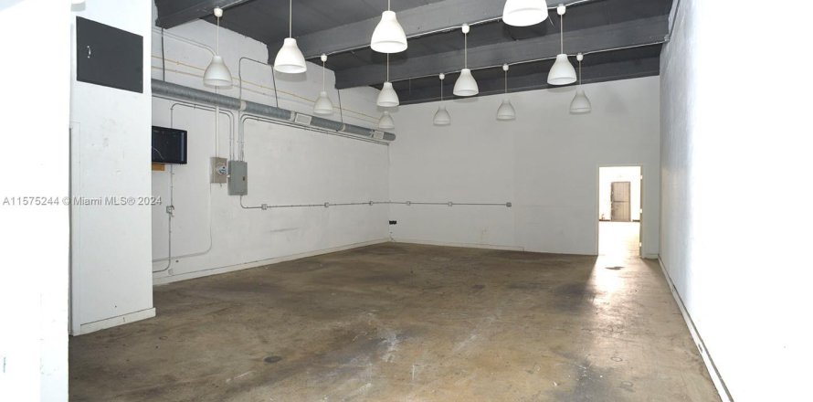 Propiedad comercial en Miami, Florida № 1141221