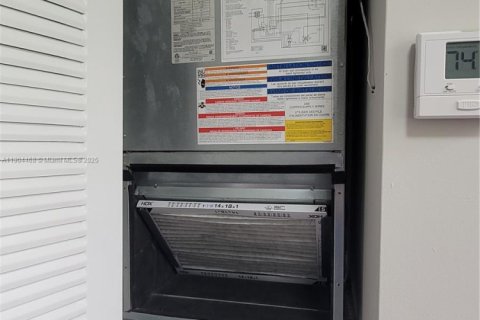 Copropriété à vendre à Miami, Floride: 1 chambre, 58.25 m2 № 1967405 - photo 18