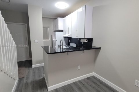 Copropriété à vendre à Miami, Floride: 1 chambre, 58.25 m2 № 1967405 - photo 3