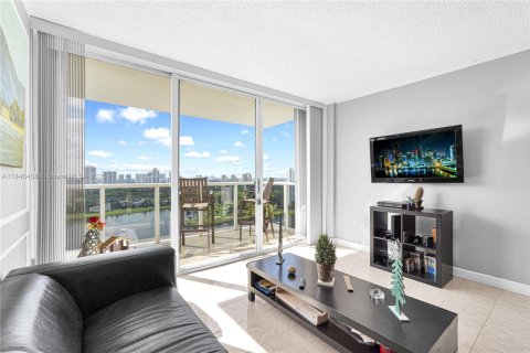 Condo in Aventura, Florida, 2 bedrooms  № 1845929 - photo 8