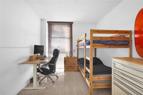 Condo in Aventura, Florida, 2 bedrooms  № 1845929 - photo 27