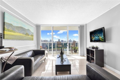 Condo in Aventura, Florida, 2 bedrooms  № 1845929 - photo 9