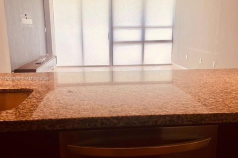 Condominio en alquiler en Miami, Florida, 2 dormitorios, 91.97 m2 № 2086768 - foto 5