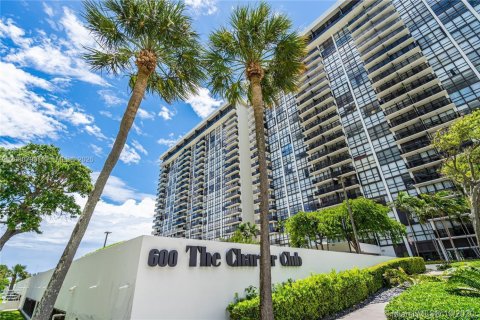 Condominio en alquiler en Miami, Florida, 2 dormitorios, 91.97 m2 № 2086768 - foto 2
