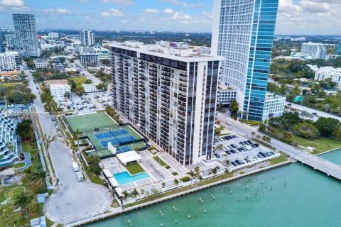 Condominio en alquiler en Miami, Florida, 2 dormitorios, 91.97 m2 № 2086768 - foto 3