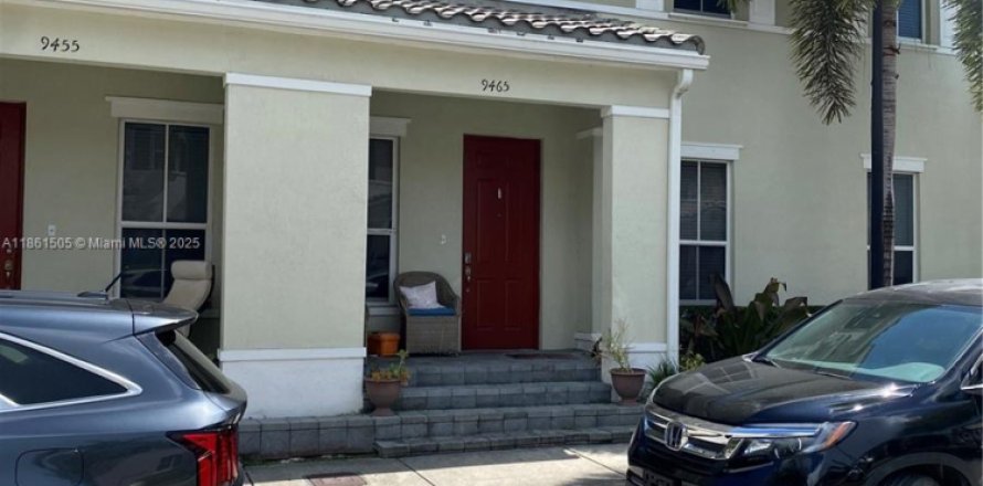 Townhouse in Miami, Florida 4 bedrooms, 214.79 sq.m. № 1893340