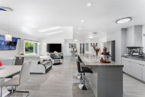 Casa en venta en Homestead, Florida, 5 dormitorios, 163.6 m2 № 2029204 - foto 7