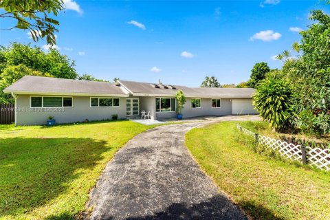 Casa en venta en Homestead, Florida, 5 dormitorios, 163.6 m2 № 2029204 - foto 2