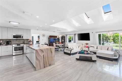 Casa en venta en Homestead, Florida, 5 dormitorios, 163.6 m2 № 2029204 - foto 9