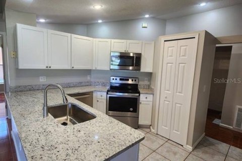 Casa en alquiler en Kissimmee, Florida, 4 dormitorios, 164.53 m2 № 1852556 - foto 21