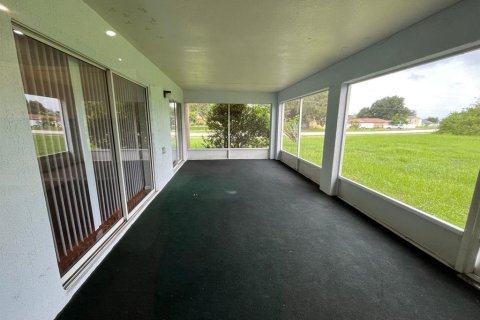 Casa en alquiler en Kissimmee, Florida, 4 dormitorios, 164.53 m2 № 1852556 - foto 15