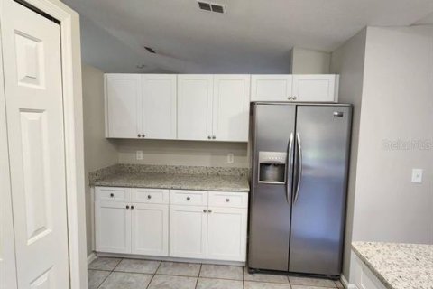 Casa en alquiler en Kissimmee, Florida, 4 dormitorios, 164.53 m2 № 1852556 - foto 23
