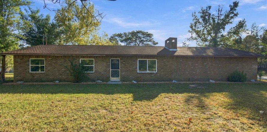 Villa ou maison à Brooksville, Floride 5 chambres, 197.7 m2 № 2427434