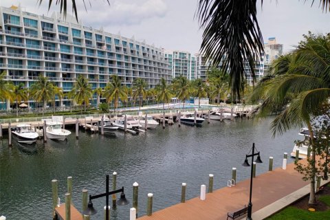 Снять в аренду кондоминиум в Авентура, Флорида 2 спальни, 122.07м2, № 1971727 - фото 2