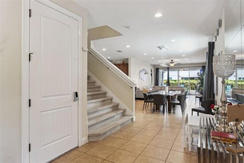 Villa ou maison à vendre à Kissimmee, Floride: 6 chambres, 308.16 m2 № 2399405 - photo 2