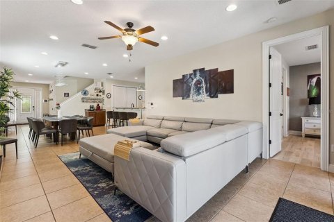 Villa ou maison à vendre à Kissimmee, Floride: 6 chambres, 308.16 m2 № 2399405 - photo 3