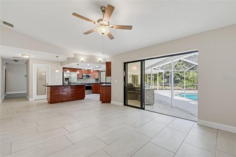 Casa en venta en Spring Hill, Florida, 3 dormitorios, 202.43 m2 № 2345428 - foto 16