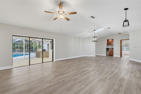Casa en venta en Spring Hill, Florida, 3 dormitorios, 202.43 m2 № 2345428 - foto 8