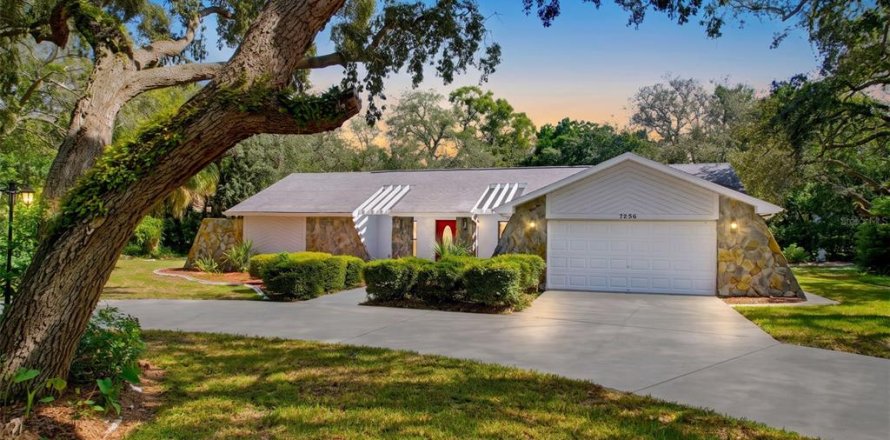 Casa en Spring Hill, Florida 3 dormitorios, 202.43 m2 № 2345428
